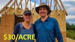 Canadian Couple Builds a Cabin in the Remote Wilderness of Northern Ontario
